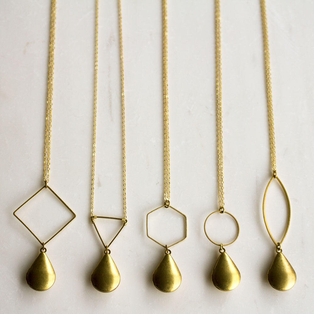 Triangle locket necklace, Teardrop locket Necklace, Gold Locket, Simple Locket, Geometric Locket, Gift for Her, minimalist gift for women