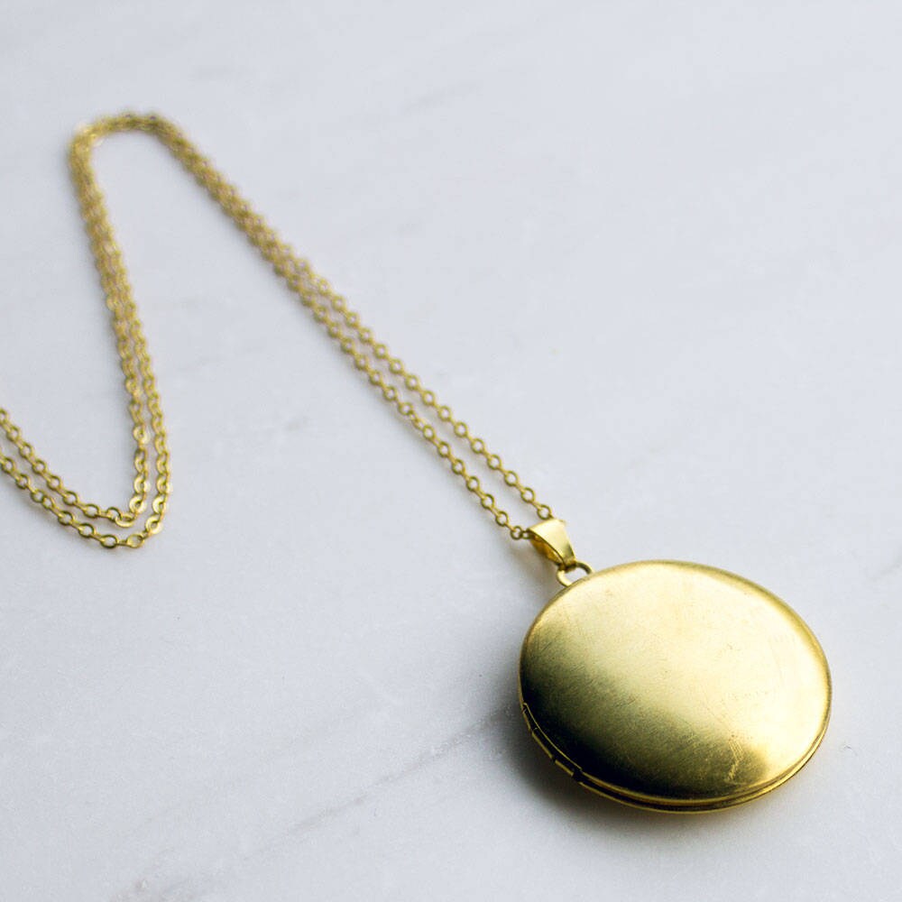 Simple Modern Gold Locket, Keepsake Locket, Personalized gift, Personalized Christmas Gift, Gift for Her, Gift for wife sister friend