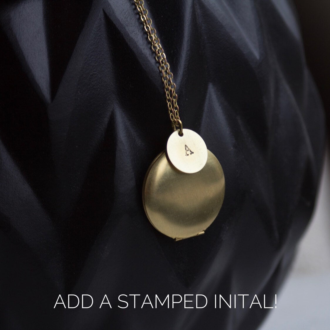 Simple Modern Gold Locket, Keepsake Locket, Personalized gift, Personalized Christmas Gift, Gift for Her, Gift for wife sister friend
