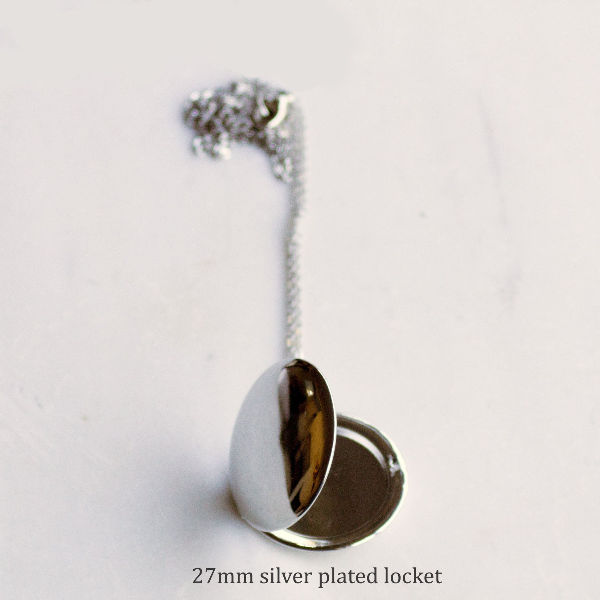 Photo Locket Gift, Personalized Christmas gift, Simple Gold Locket with Photo, gift for mom wife, personalized locket